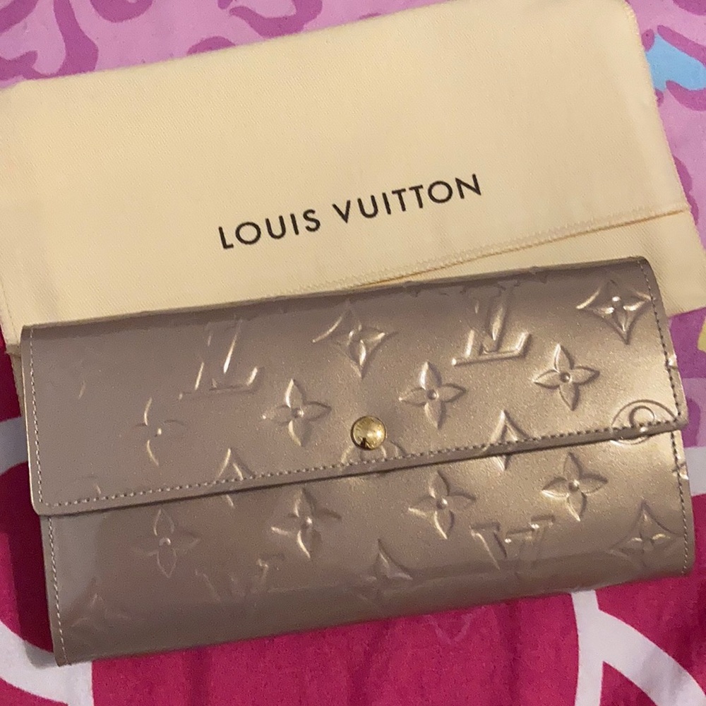 LV Wallet